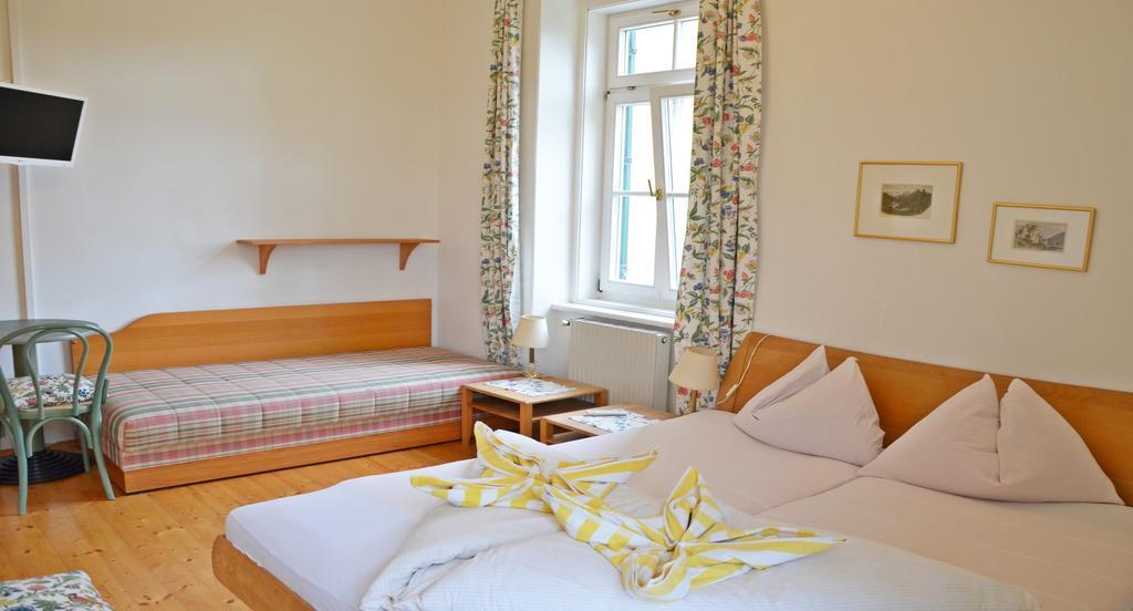 Hotel Seehof Maria Woerth Bagian luar foto