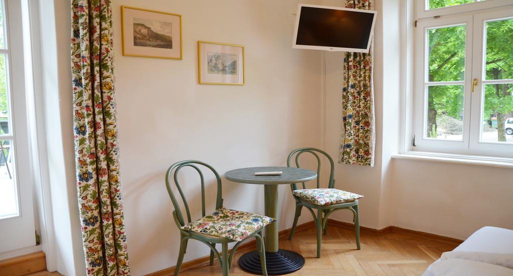 Hotel Seehof Maria Woerth Bagian luar foto