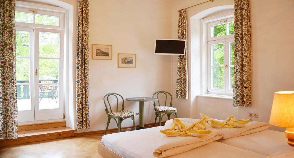 Hotel Seehof Maria Woerth Bagian luar foto