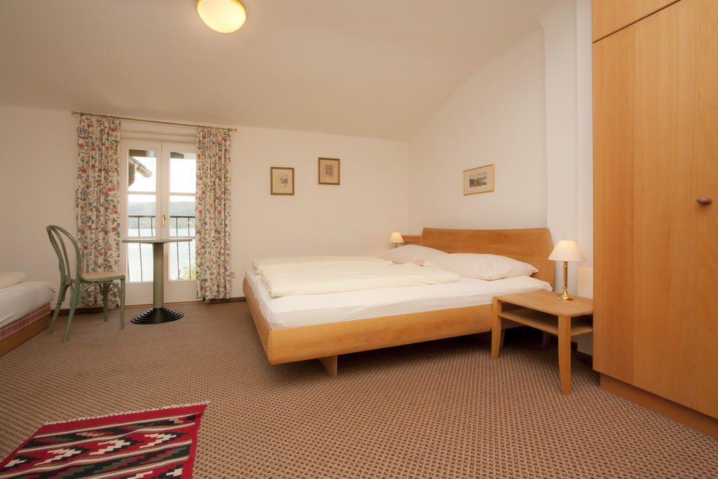 Hotel Seehof Maria Woerth Bagian luar foto
